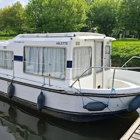 Ботель Bateau Sejour En Bord De Mayenne - 9 Pers. - Api-1-46-32