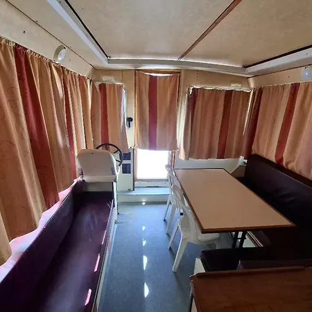 Botel Bateau Sejour En Bord De Mayenne - 9 Pers. - Api-1-46-32 Chenille-Change