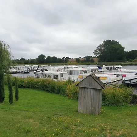 Ботель Bateau Sejour En Bord De Mayenne - 9 Pers. - Api-1-46-32 Chenille-Change